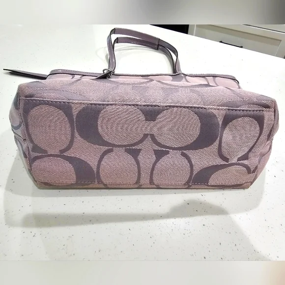 Coach Signature Stripe Tote Bag purse, Lavender with patent leather trim F19046 - Picture 10 of 10
